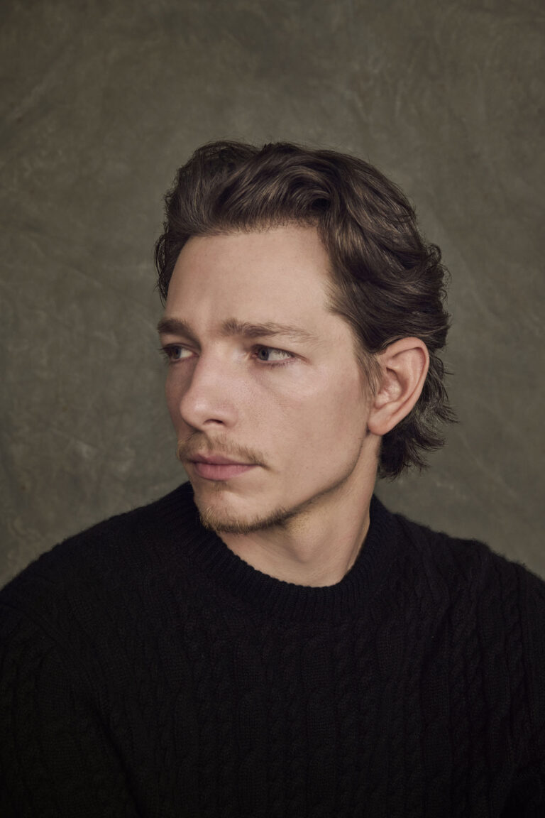 Actor Mike Faist photoshoot portrait